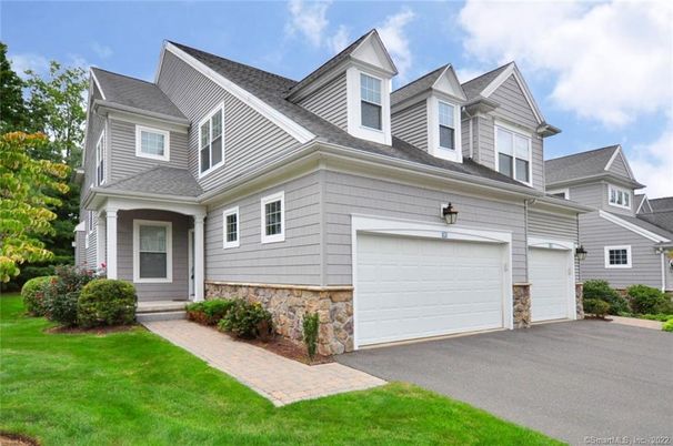 Attached, Exterior, Facade, Farmhouse