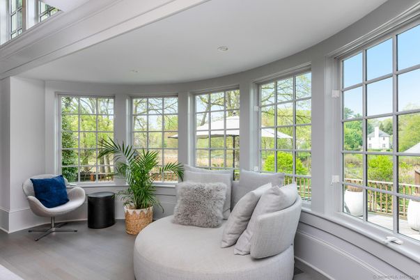 Interior, Recessed Lighting, Sun Room, Wood Texture Flooring