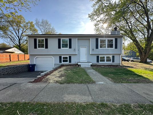 Attached, Exterior, Facade, Raised Ranch