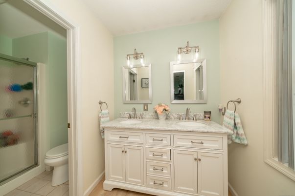 Bathroom, Dual Sink Vanities, Interior