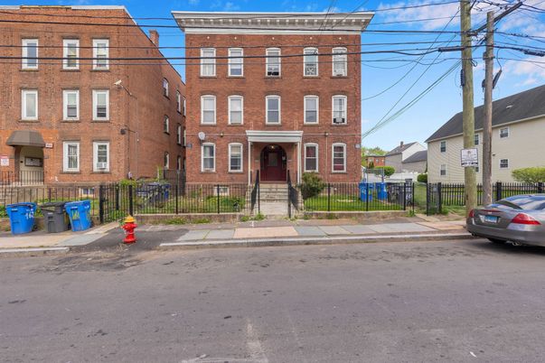 Exterior, Facade, Brick Facade, Rowhouse