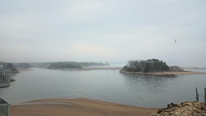 Exterior, Lake