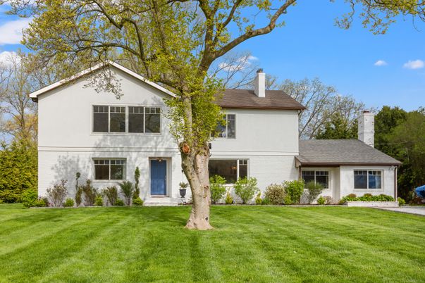 Backyard, Exterior, Facade, Split Level