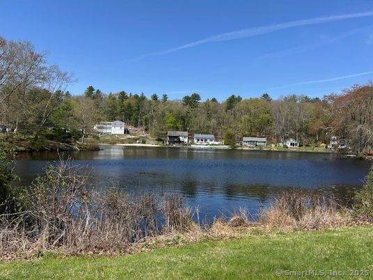 Exterior, Lake