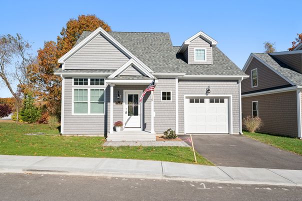 Attached, Exterior, Facade, Cape Cod
