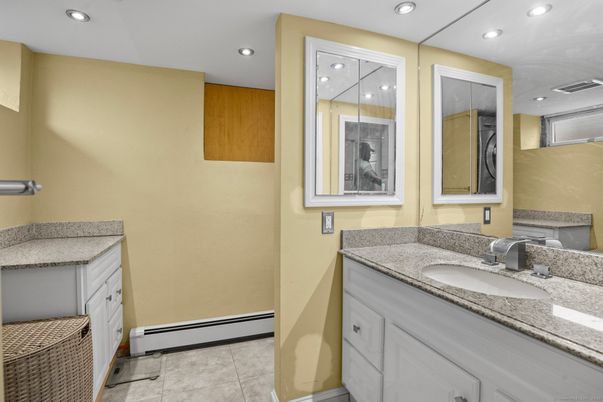 Bathroom, Interior, Recessed Lighting