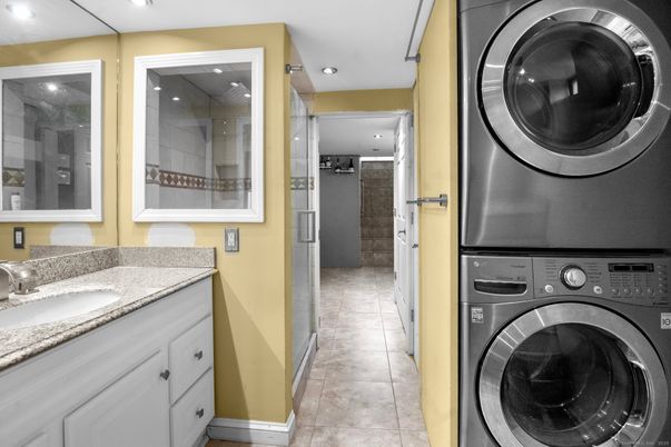 Interior, Recessed Lighting, Utility Closets, Washer