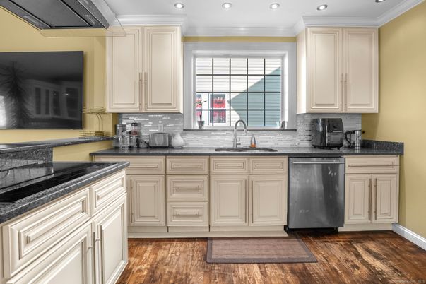 Interior, Kitchen, Recessed Lighting, Wood Texture Flooring