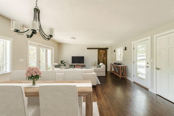 Interior, Living room, Pendant Lights, Wood Texture Flooring