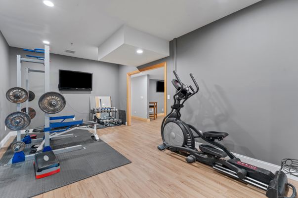 Fitness Equipment, Interior, Recessed Lighting, Wood Texture Flooring