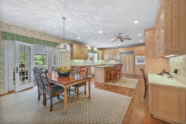 Dining room, Interior, Kitchen, Pendant Lights, Recessed Lighting, Wood Texture Flooring