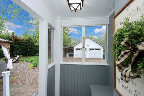 Detached Garage, Exterior