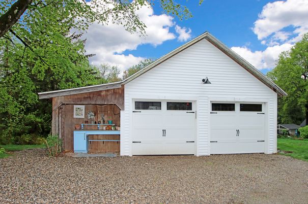 Detached Garage, Exterior