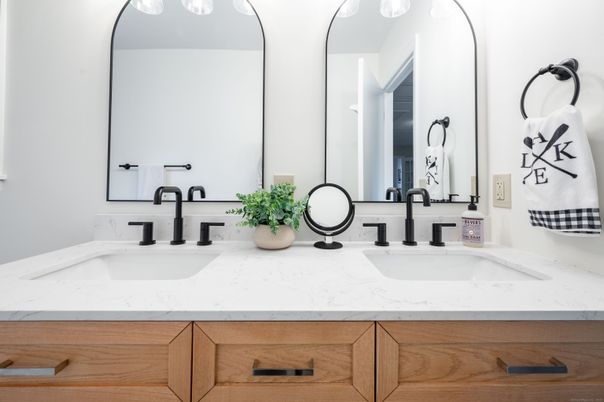 Bathroom, Dual Sink Vanities, Interior