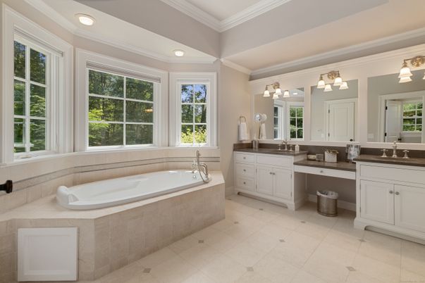 Bathroom, Dual Sink Vanities, Interior, Recessed Lighting