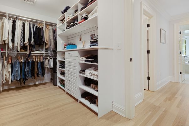 Interior, Walk-in Closets, Wood Texture Flooring
