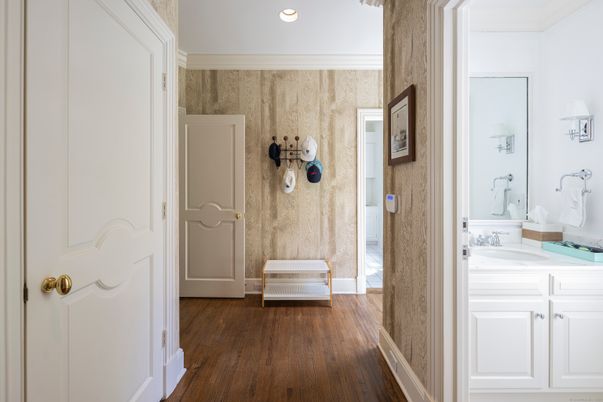 Bathroom, Interior, Recessed Lighting, Wood Texture Flooring