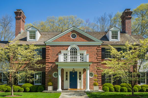 Exterior, Facade, Brick Facade, Georgian
