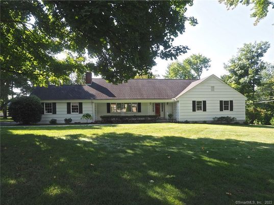 Backyard, Exterior, Facade, Ranch