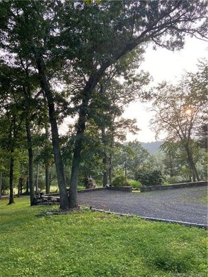Exterior, Lake