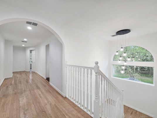 Interior, Pendant Lights, Recessed Lighting, Wood Texture Flooring