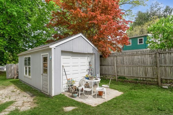 Detached Garage, Exterior