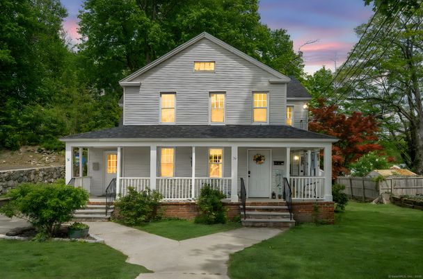 Exterior, Facade, Queen Anne Victorian