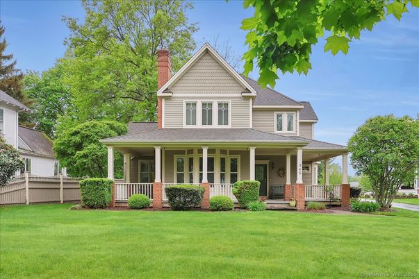Exterior, Facade, Queen Anne Victorian