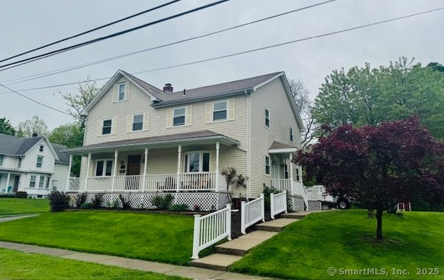 Exterior, Facade, Queen Anne Victorian