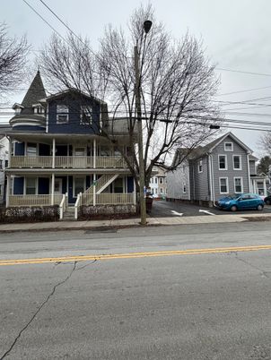 Exterior, Facade, Queen Anne Victorian