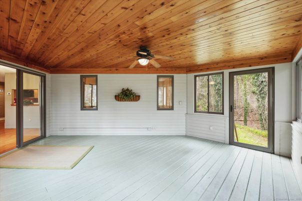 Empty room, Interior, Wooden Ceilings, Wood Texture Flooring