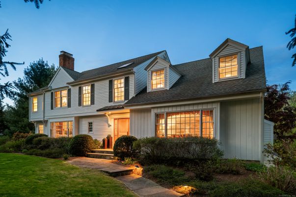 Exterior, Facade, Cape Cod