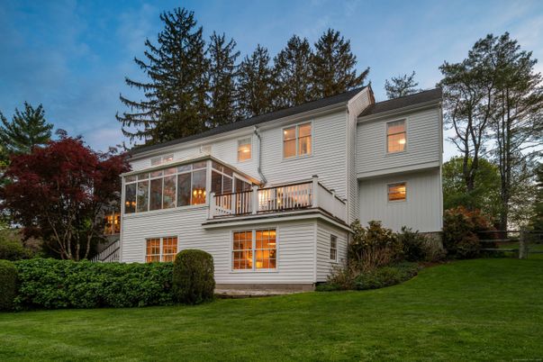 Backyard, Exterior, Facade, Raised Ranch