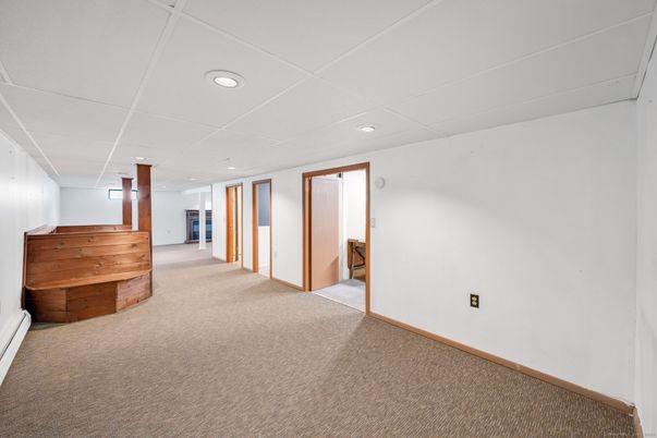 Empty room, Interior, Recessed Lighting