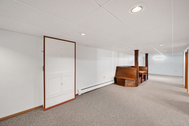 Empty room, Interior, Recessed Lighting