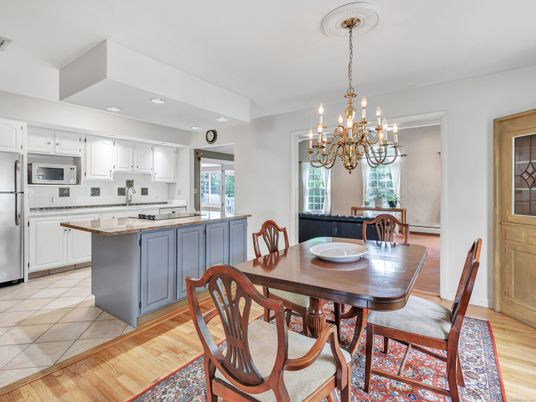 Chandelier, Dining room, Interior, Kitchen, Recessed Lighting, Stainless Steel Appliances, Wood Texture Flooring