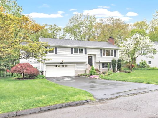 Attached, Exterior, Facade, Raised Ranch