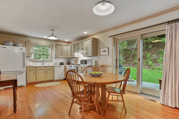 Dining room, Interior, Kitchen, Recessed Lighting, Wood Texture Flooring