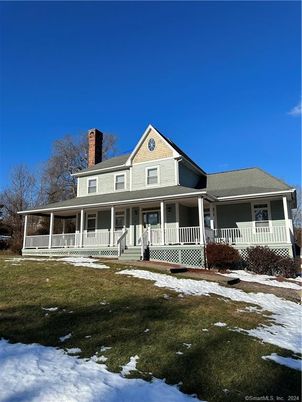 Backyard, Exterior, Facade, Queen Anne Victorian