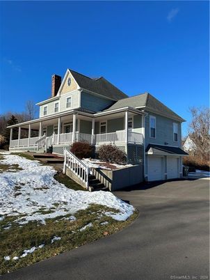 Attached, Exterior, Facade, Queen Anne Victorian