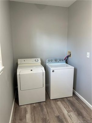 Interior, Washer, Wood Texture Flooring