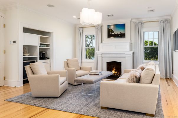 Fireplace, Interior, Living room, Pendant Lights, Recessed Lighting, Wood Texture Flooring