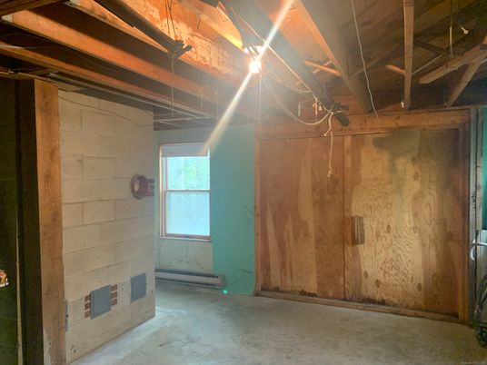 Empty room, Interior, Stone Walls, Wooden Beams