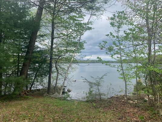 Exterior, Lake