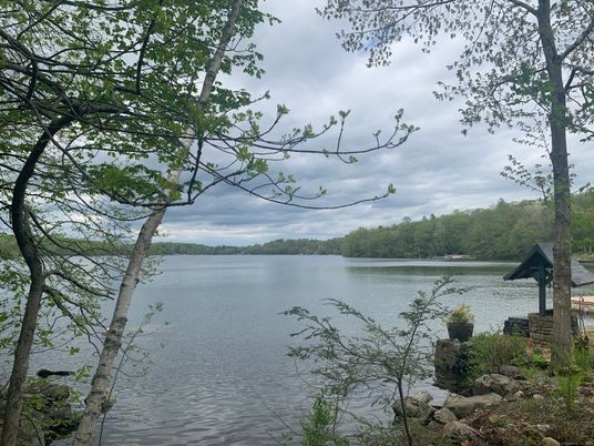 Exterior, Lake