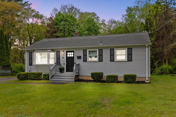 Exterior, Facade, Cape Cod
