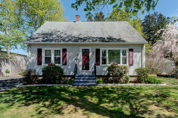 Exterior, Facade, Cape Cod