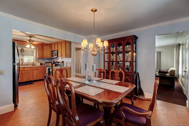 Chandelier, Dining room, Interior, Kitchen, Wood Texture Flooring