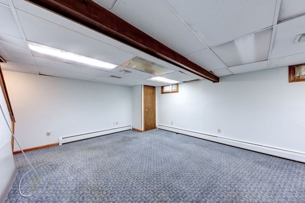 Empty room, Interior, Recessed Lighting, Wooden Beams