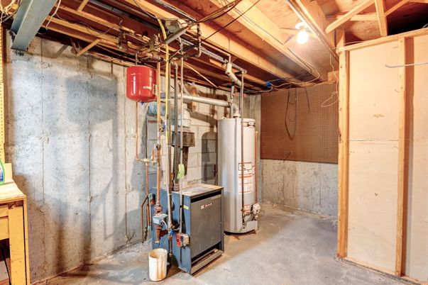Interior, Washer, Wooden Beams